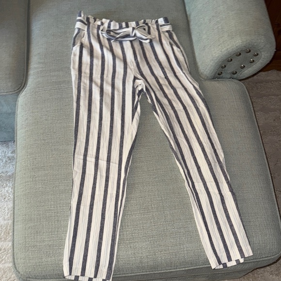 Stylish Women's Striped Khakis in Navy and White - Picture 1 of 2